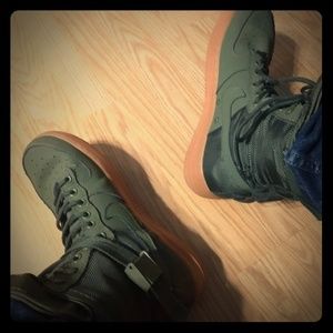SF Nike Air Force 1 (Faded Olive)